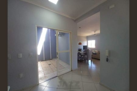 Casa de condomínio à venda com 140m², 3 quartos e sem vaga