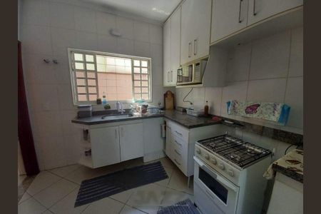 Casa de condomínio à venda com 140m², 3 quartos e sem vaga