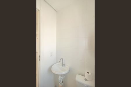 Banheiro de apartamento à venda com 2 quartos, 45m² em Guaratiba, Rio de Janeiro