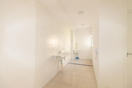 Apartamento à venda com 45m², 2 quartos e 1 vaga Apartamento à venda com 45m², 2 quartos e 1 vagaCozinha e Área de Serviço