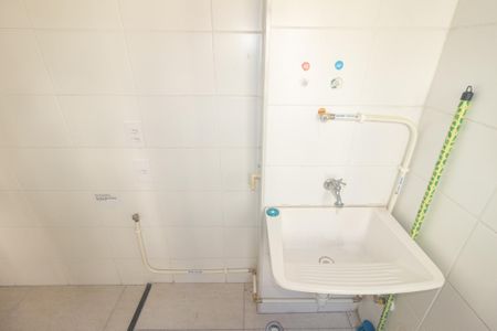 Apartamento à venda com 45m², 2 quartos e 1 vaga Apartamento à venda com 45m², 2 quartos e 1 vagaCozinha e Área de Serviço