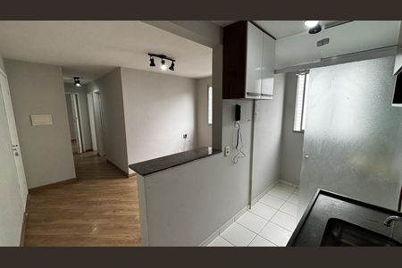 Cozinha de apartamento para alugar com 2 quartos, 44m² em Parque Sao Vicente, Santo André