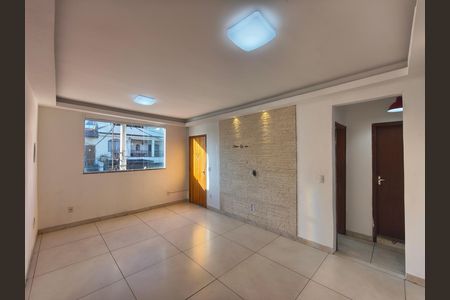 Casa para alugar com 2 quartos, 75m² em Gardênia Azul, Rio de Janeiro