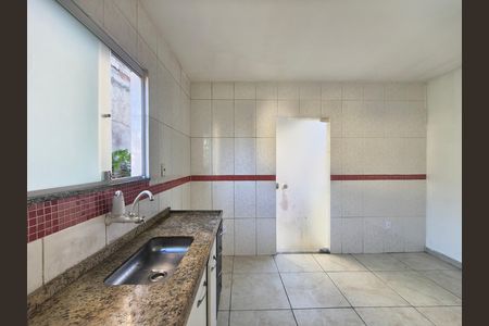 Casa para alugar com 2 quartos, 75m² em Gardênia Azul, Rio de Janeiro