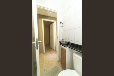 Banheiro de apartamento para alugar com 2 quartos, 41m² em Bangu, Rio de Janeiro