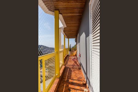 Casa de Condomínio para alugar com 3 quartos, 780m² em Vila Irmaos Arnoni, São Paulo