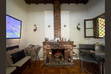 Casa à venda com 3 quartos, 280m² em Vila Pedra Branca, São Paulo