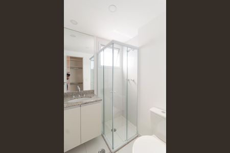 Apartamento para alugar com 60m², 2 quartos e 1 vaga Apartamento para alugar com 60m², 2 quartos e 1 vagaBanheiro da Suíte