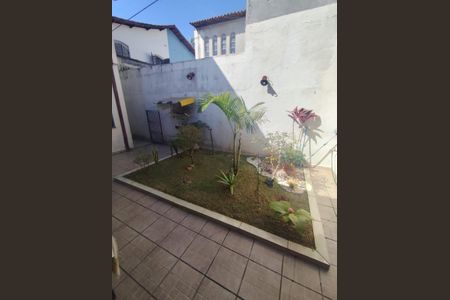 Casa à venda com 5 quartos, 210m² em Pinheirinho, Santo André