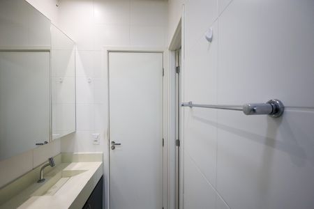 Banheiro de apartamento para alugar com 2 quartos, 48m² em Jurubatuba, São Paulo