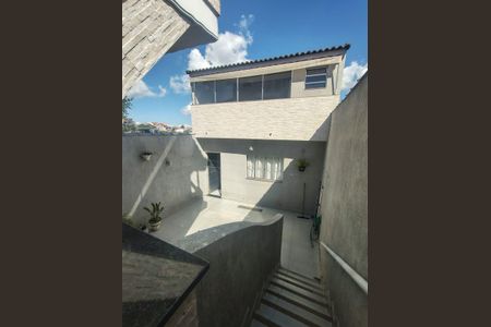 Casa à venda com 208m², 3 quartos e 2 vagas