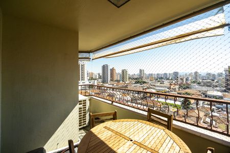 Apartamento à venda com 149m², 4 quartos e 2 vagas Apartamento à venda com 149m², 4 quartos e 2 vagasVaranda