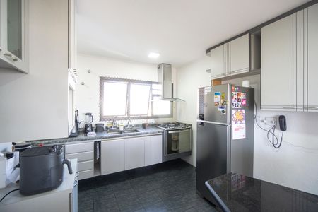 Apartamento à venda com 149m², 4 quartos e 2 vagas Apartamento à venda com 149m², 4 quartos e 2 vagasCozinha