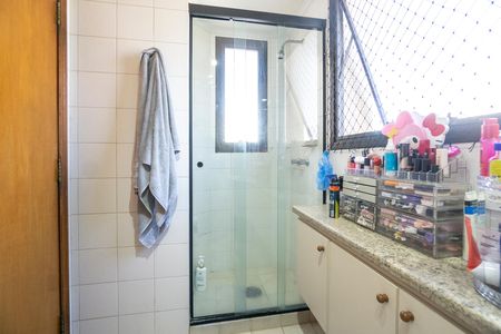 Apartamento à venda com 149m², 4 quartos e 2 vagas Apartamento à venda com 149m², 4 quartos e 2 vagasBanheiro da suíte