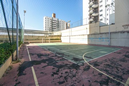 Apartamento à venda com 149m², 4 quartos e 2 vagas Apartamento à venda com 149m², 4 quartos e 2 vagasQuadra poliesportiva