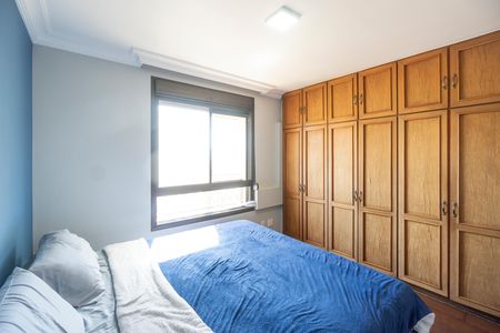 Apartamento à venda com 149m², 4 quartos e 2 vagas Apartamento à venda com 149m², 4 quartos e 2 vagasSuíte