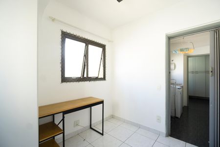 Apartamento à venda com 149m², 4 quartos e 2 vagas Apartamento à venda com 149m², 4 quartos e 2 vagasQuarto de serviço