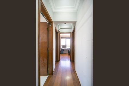 Apartamento à venda com 149m², 4 quartos e 2 vagas Apartamento à venda com 149m², 4 quartos e 2 vagasCorredor dos quartos