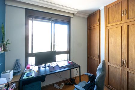 Apartamento à venda com 149m², 4 quartos e 2 vagas Apartamento à venda com 149m², 4 quartos e 2 vagasQuarto 01
