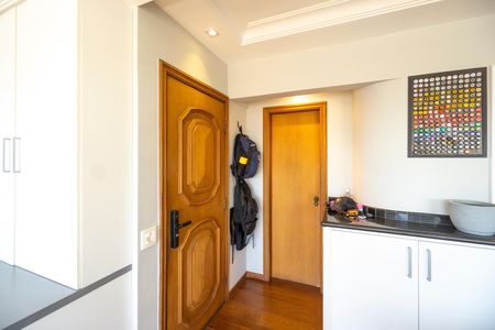 Apartamento à venda com 149m², 4 quartos e 2 vagas Apartamento à venda com 149m², 4 quartos e 2 vagasHall de entrada