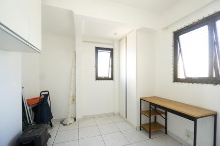 Apartamento à venda com 149m², 4 quartos e 2 vagas Apartamento à venda com 149m², 4 quartos e 2 vagasQuarto de serviço