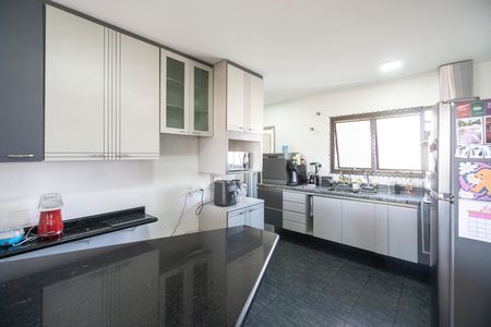 Apartamento à venda com 149m², 4 quartos e 2 vagas Apartamento à venda com 149m², 4 quartos e 2 vagasCozinha