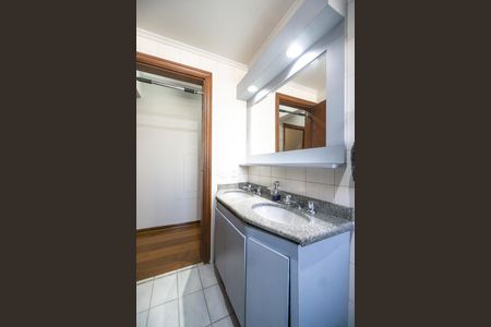 Apartamento à venda com 149m², 4 quartos e 2 vagas Apartamento à venda com 149m², 4 quartos e 2 vagasBanheiro social
