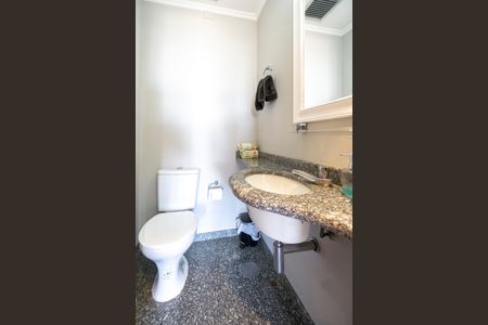 Apartamento à venda com 149m², 4 quartos e 2 vagas Apartamento à venda com 149m², 4 quartos e 2 vagasLavabo