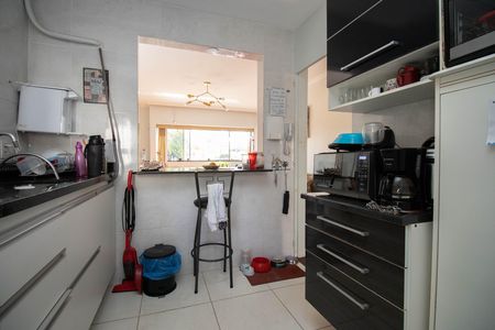 Apartamento à venda com 72m², 3 quartos e sem vagaCozinha e Área de Serviço