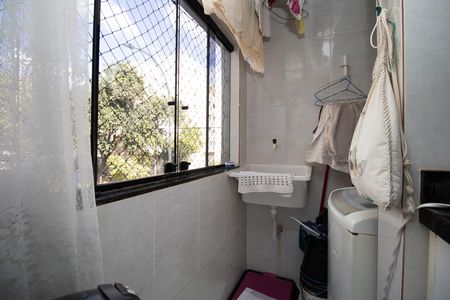 Apartamento à venda com 72m², 3 quartos e sem vagaCozinha e Área de Serviço