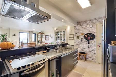 Apartamento à venda com 2 quartos, 102m² em Santo Amaro, São Paulo