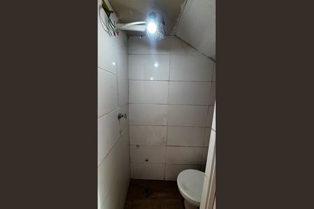 Casa à venda com 240m², 3 quartos e 2 vagas Casa à venda com 240m², 3 quartos e 2 vagasGaragem - Banheiro