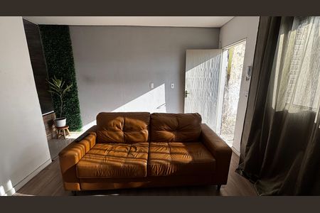 Casa à venda com 240m², 3 quartos e 2 vagas Casa à venda com 240m², 3 quartos e 2 vagasCasa 1 - Sala