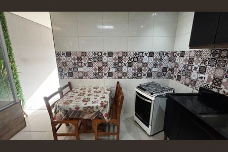 Casa à venda com 240m², 3 quartos e 2 vagas Casa à venda com 240m², 3 quartos e 2 vagasCasa 1 - Cozinha
