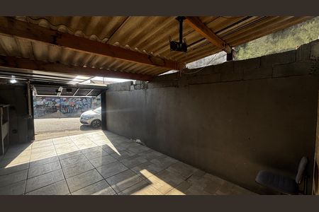 Casa à venda com 240m², 3 quartos e 2 vagas Casa à venda com 240m², 3 quartos e 2 vagasGaragem