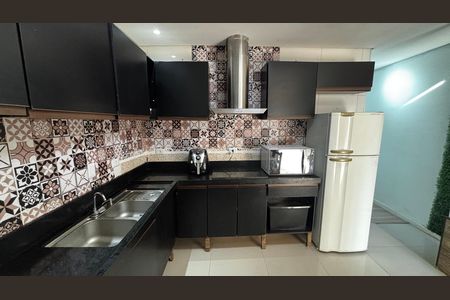 Casa à venda com 240m², 3 quartos e 2 vagas Casa à venda com 240m², 3 quartos e 2 vagasCasa 1 - Cozinha
