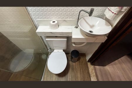 Casa à venda com 240m², 3 quartos e 2 vagas Casa à venda com 240m², 3 quartos e 2 vagasCasa 1 - Suite Banheiro