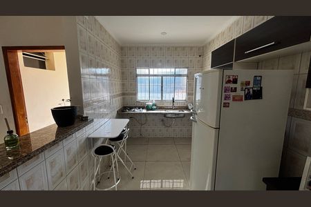 Casa à venda com 240m², 3 quartos e 2 vagas Casa à venda com 240m², 3 quartos e 2 vagasCasa 2 - Cozinha