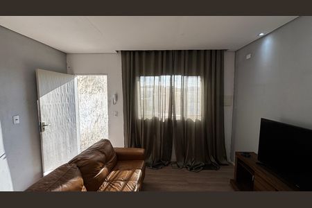 Casa à venda com 240m², 3 quartos e 2 vagas Casa à venda com 240m², 3 quartos e 2 vagasCasa 1 - Sala