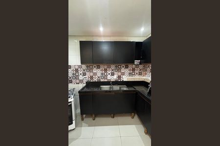 Casa à venda com 240m², 3 quartos e 2 vagas Casa à venda com 240m², 3 quartos e 2 vagasCasa 1 - Cozinha