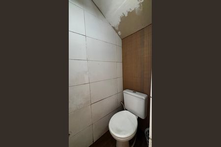 Casa à venda com 240m², 3 quartos e 2 vagas Casa à venda com 240m², 3 quartos e 2 vagasGaragem - Banheiro