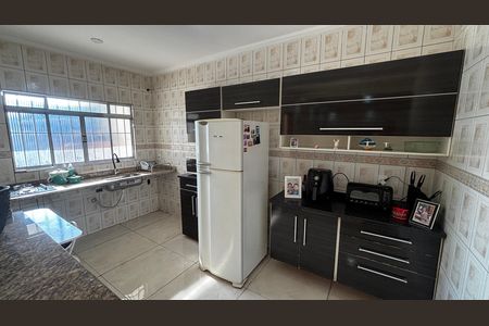 Casa à venda com 240m², 3 quartos e 2 vagas Casa à venda com 240m², 3 quartos e 2 vagasCasa 2 - Cozinha