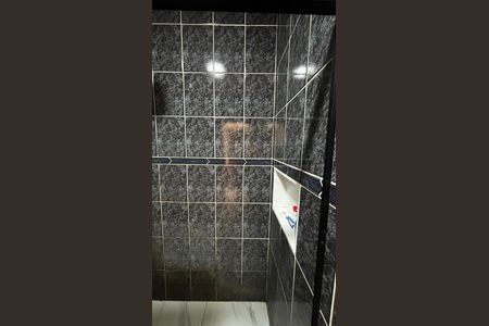 Casa à venda com 240m², 3 quartos e 2 vagas Casa à venda com 240m², 3 quartos e 2 vagasCasa 2 - Banheiro