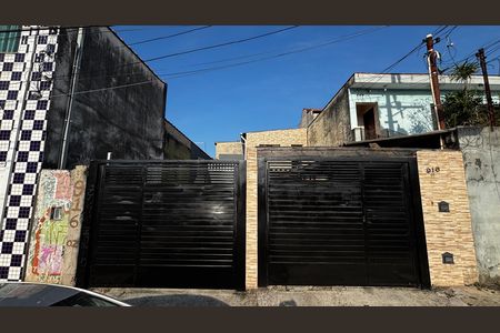 Fachada de casa à venda com 3 quartos, 240m² em Parque Oratório, Santo André