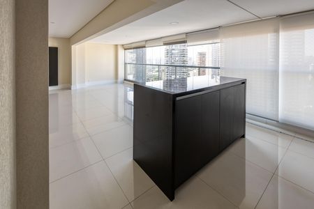 Apartamento para alugar com 181m², 3 quartos e 3 vagas Apartamento para alugar com 181m², 3 quartos e 3 vagasSala