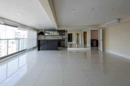 Apartamento para alugar com 181m², 3 quartos e 3 vagas Apartamento para alugar com 181m², 3 quartos e 3 vagasSala