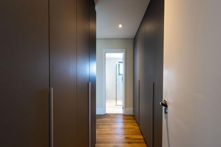 Suite 2 - Closet de apartamento para alugar com 3 quartos, 181m² em Jardim das Acacias, São Paulo