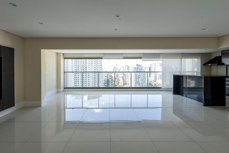 Apartamento para alugar com 181m², 3 quartos e 3 vagas Apartamento para alugar com 181m², 3 quartos e 3 vagasSala
