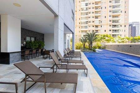 Apartamento para alugar com 181m², 3 quartos e 3 vagas Apartamento para alugar com 181m², 3 quartos e 3 vagasÁrea comum - Piscina