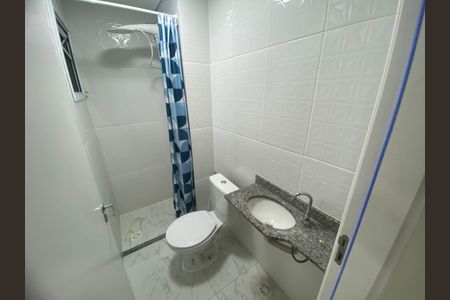 Banheiro de apartamento para alugar com 2 quartos, 38m² em Vila Bertioga, São Paulo